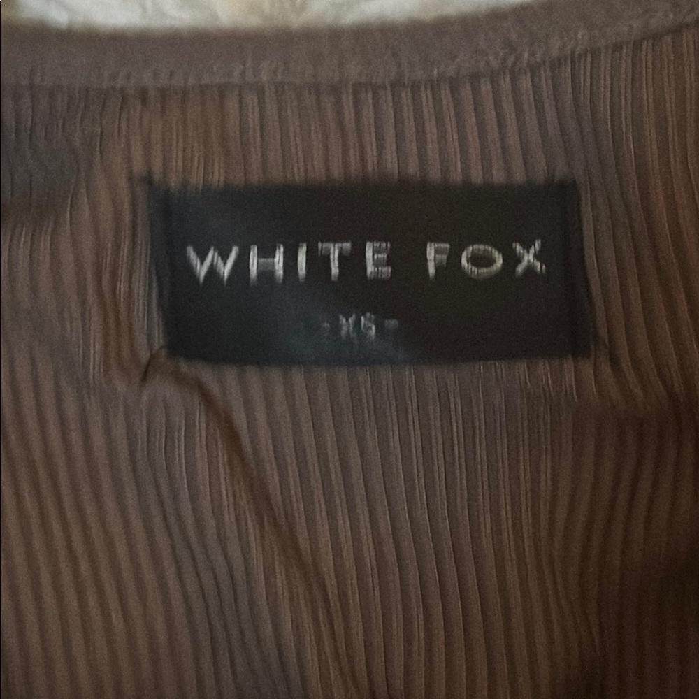 White Fox Cropped Ribbed Tank - Picture 2 of 3